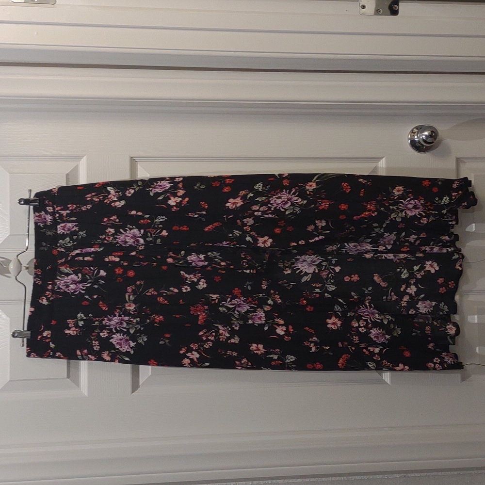 Torrid Black Floral Skirt Set